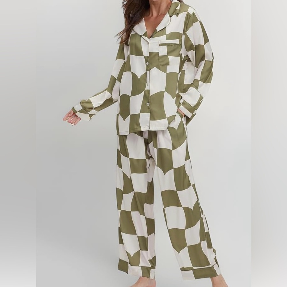 YiNi Lulu 100% Polyester, Silk/ Satin LIKE FEEL Pajama Set